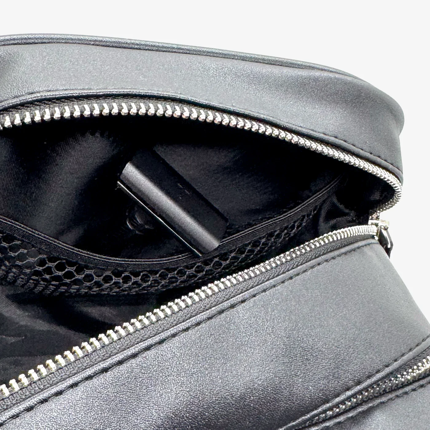 Aylsworth Travel Bag Dopp Kit Black - Image 3