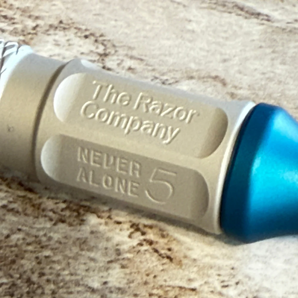 Never Alone 5 - Double Edge Safety Razor - Image 6
