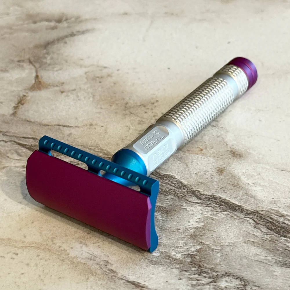 Never Alone 5 - Double Edge Safety Razor - Image 8