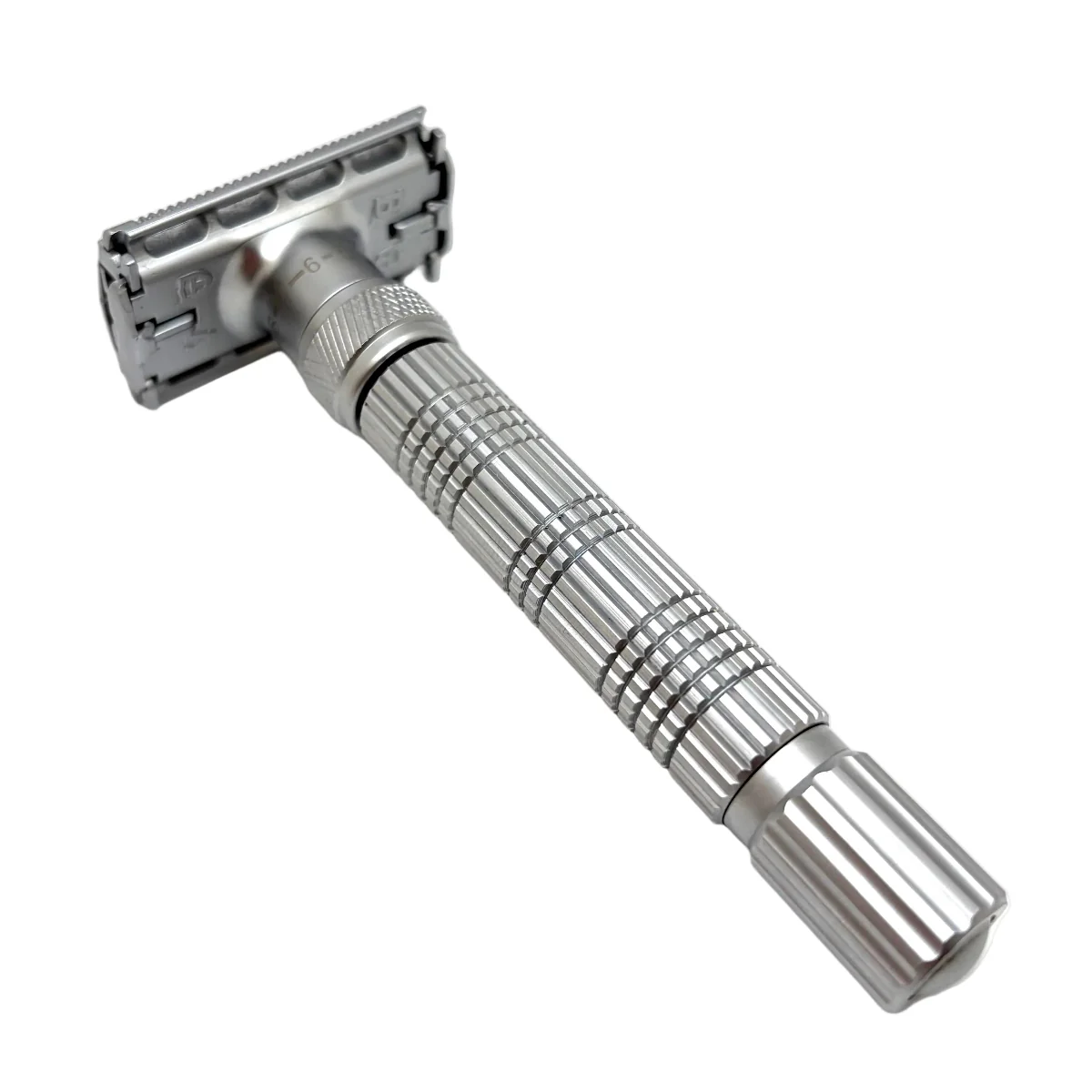 Pre-Owned Vikings Blade The Emperor "Frosted Chrome" Double Edge Safety Razor - Image 2