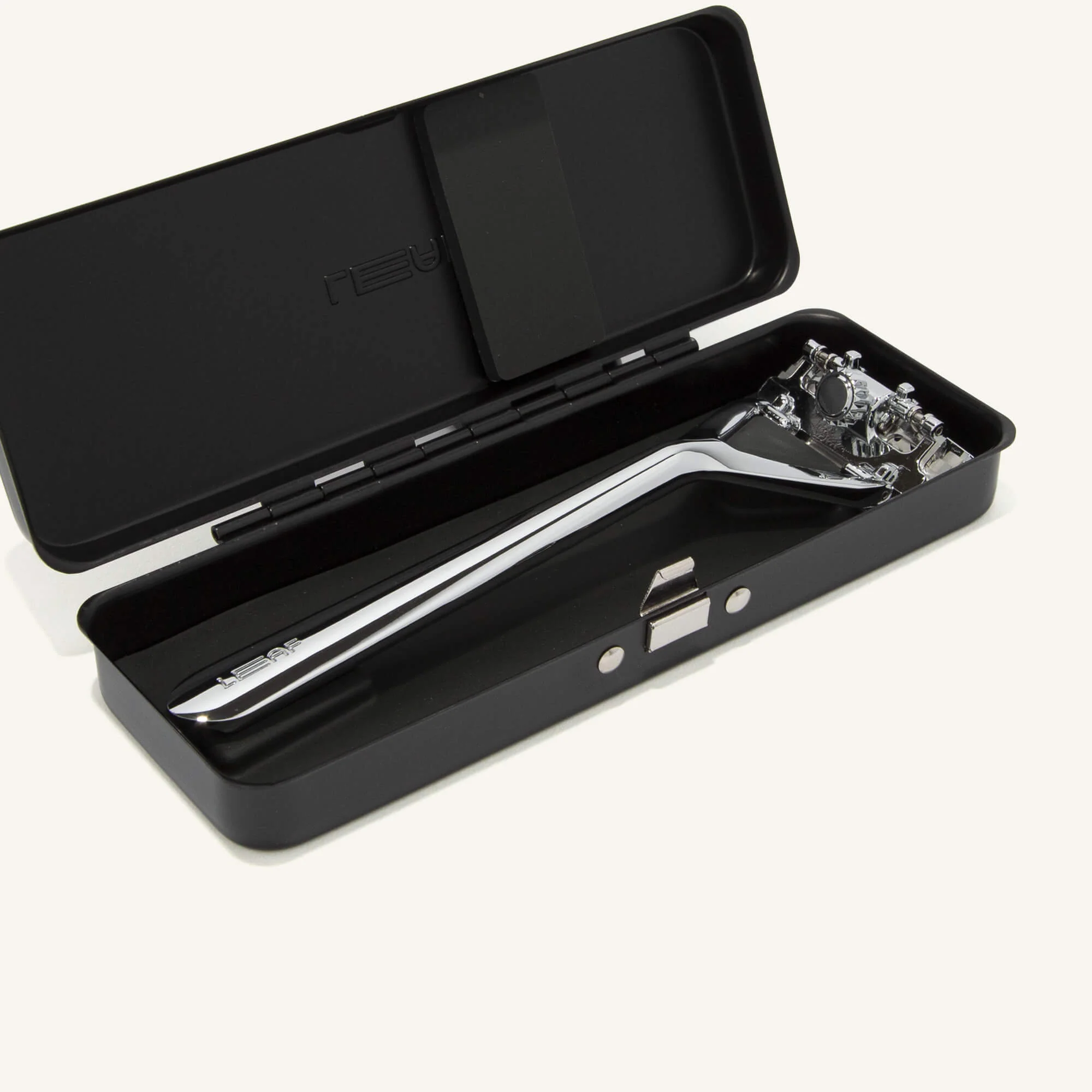 The Leaf Travel Case - Onyx - Image 7