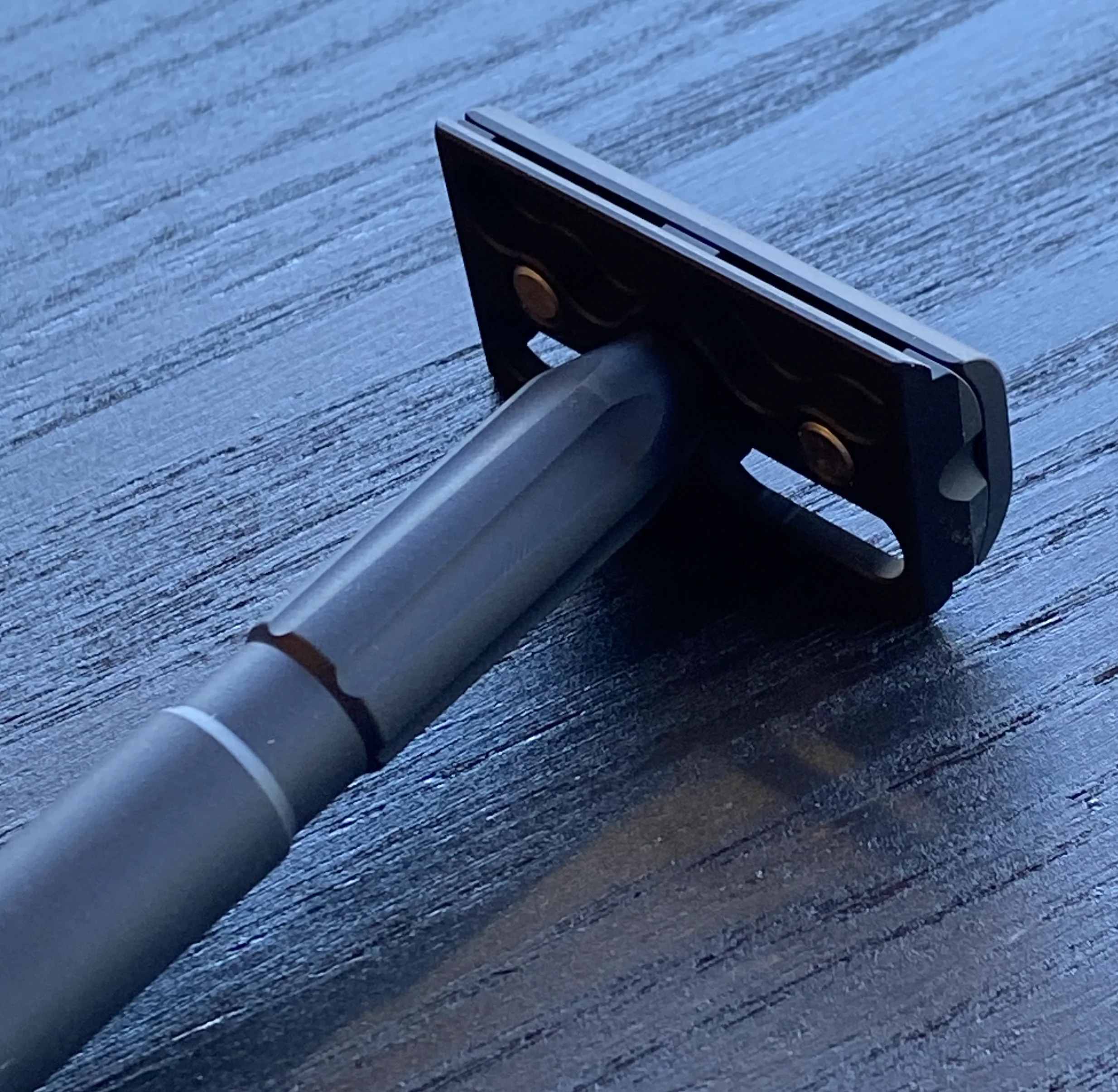 TRC Double Edge Safety Razor Black Aluminum - Image 2
